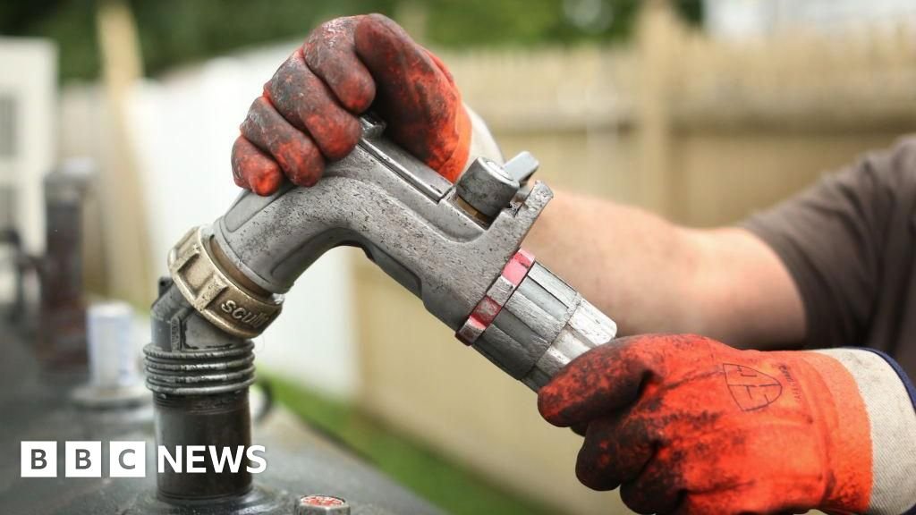 NI MPs meet Treasury over home heating oil ‘challenges’