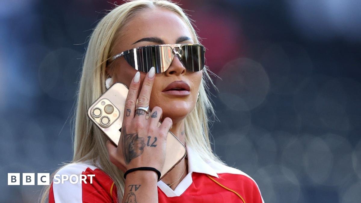 Alisha Lehmann: Leicester striker on social media and coping with online criticism