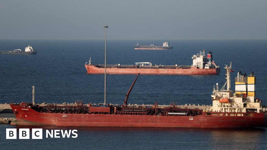 Starmer speaks to Trump about importance of reopening Strait of Hormuz