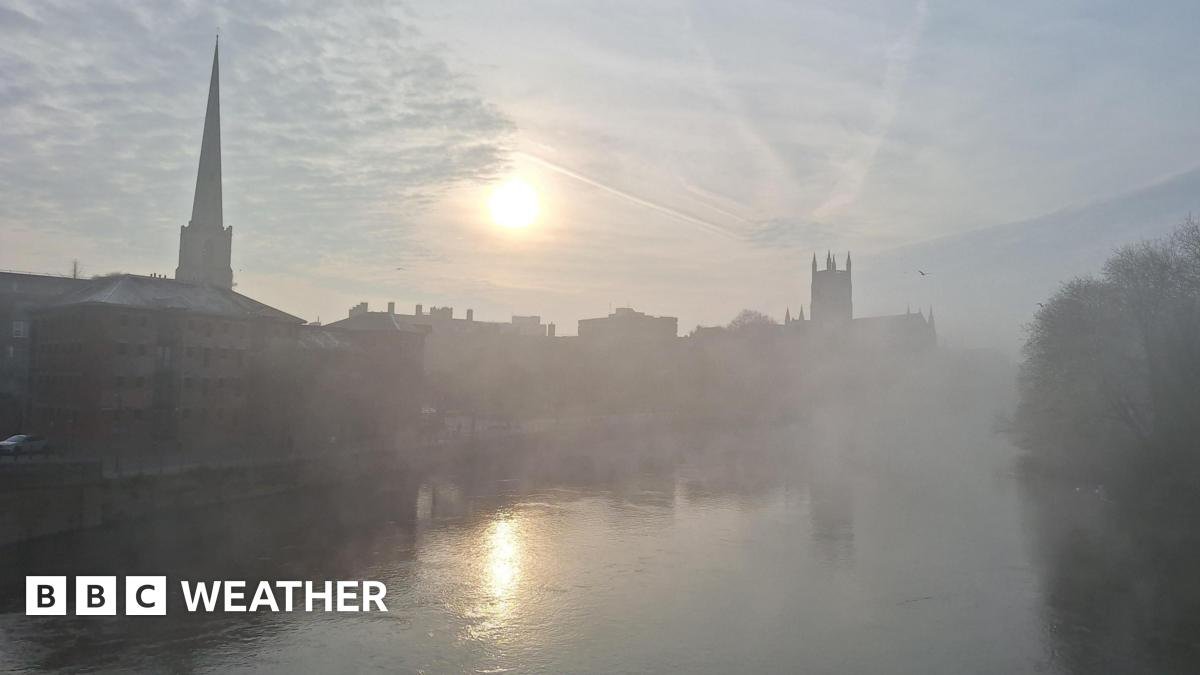 UK weather: fog and sunshine in the weekend forecast
