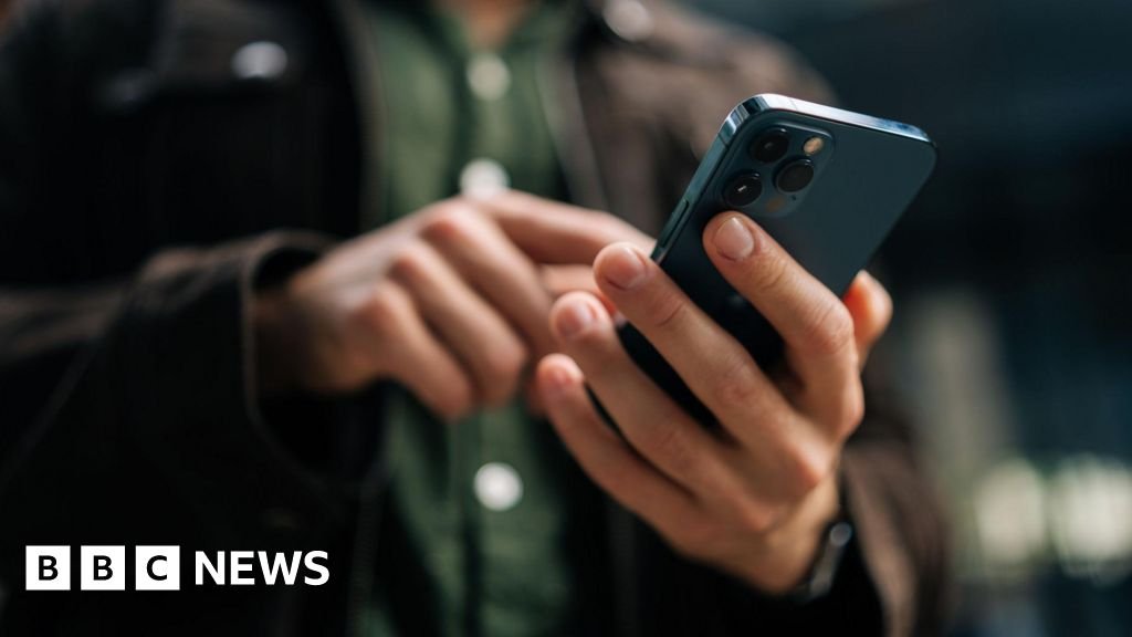 Ad for AI video app which said it could ‘remove anything’ banned