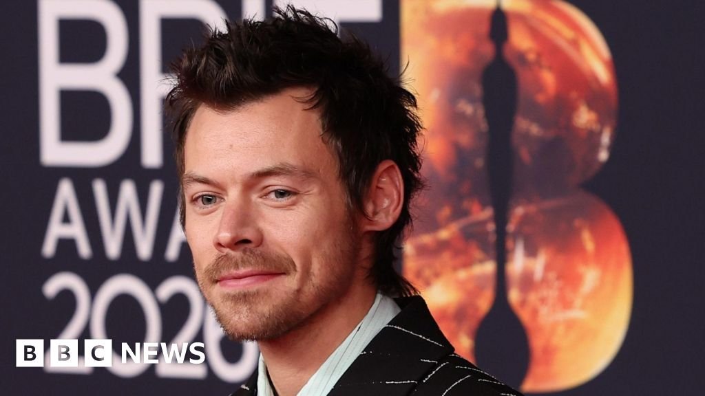 Harry Styles is number one as fans embrace Kiss All The Time. Disco Occasionally