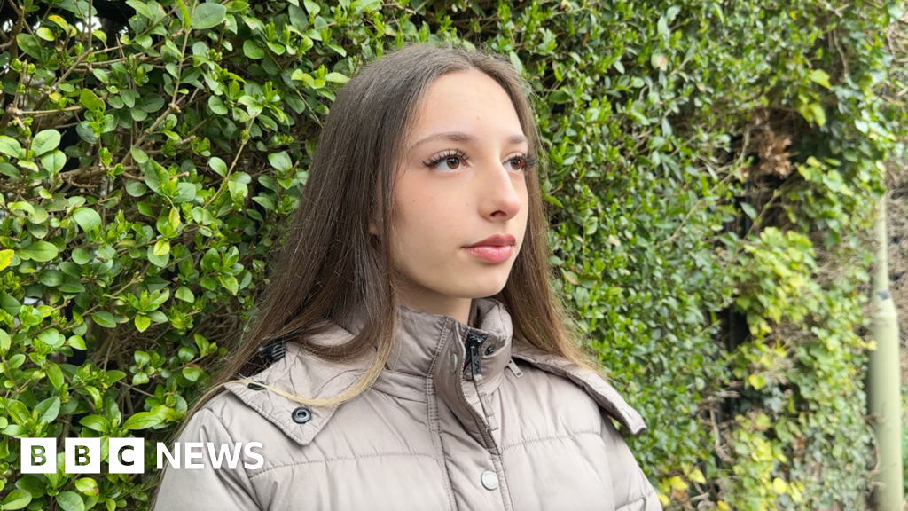 Teenagers say weekend and Saturday jobs are ‘impossible’ to find