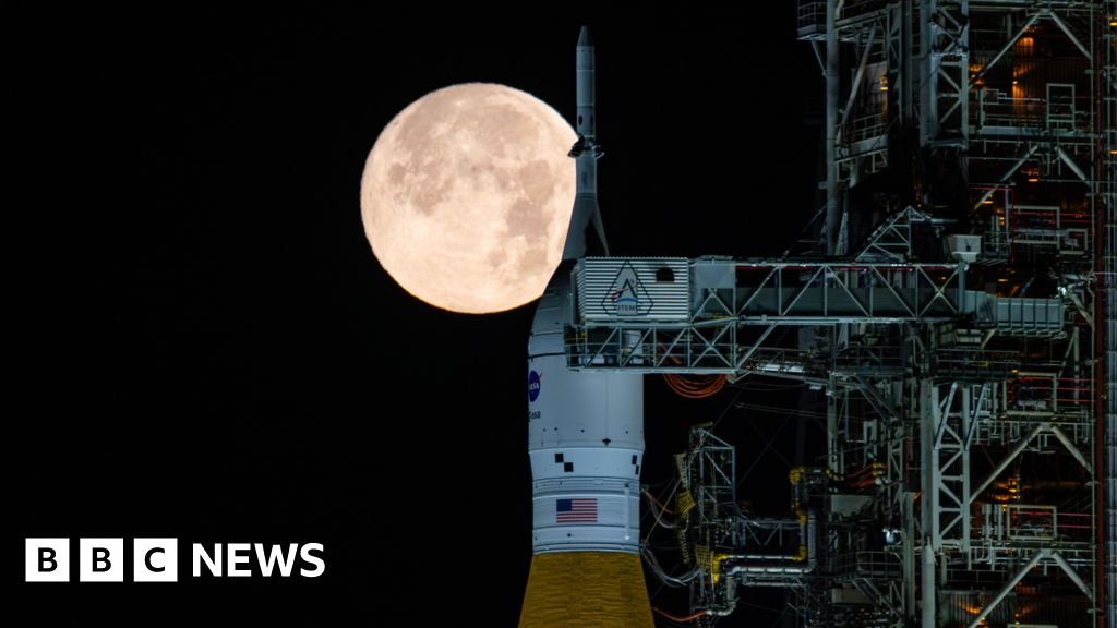 Artemis II: Nasa targets early April for Moon mission