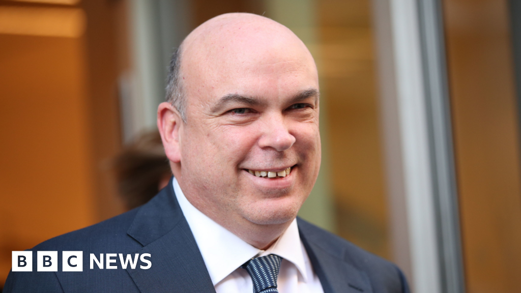 Estate of late tycoon Mike Lynch to pay damages of £930m