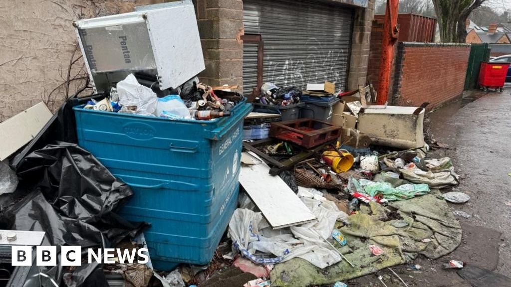Fly-tipping: Plan to give environment officers police-style powers