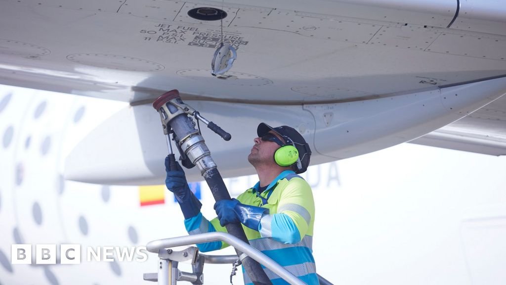 EU airline industry warns of fuel shortages if Strait of Hormuz stays closed