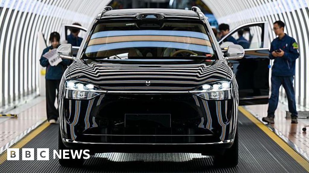 Chinese carmaker Seres patents voice-controlled “in-vehicle toilet”