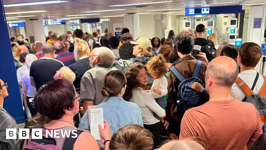 EasyJet passengers describe new EU border controls ‘nightmare’
