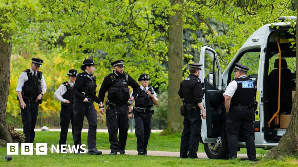 Kensington Gardens shut amid Israeli Embassy ‘drone threat’ probe