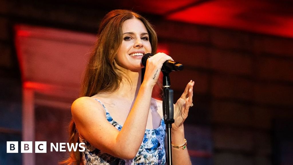 James Bond game: Lana Del Rey to sing theme on 007 First Light