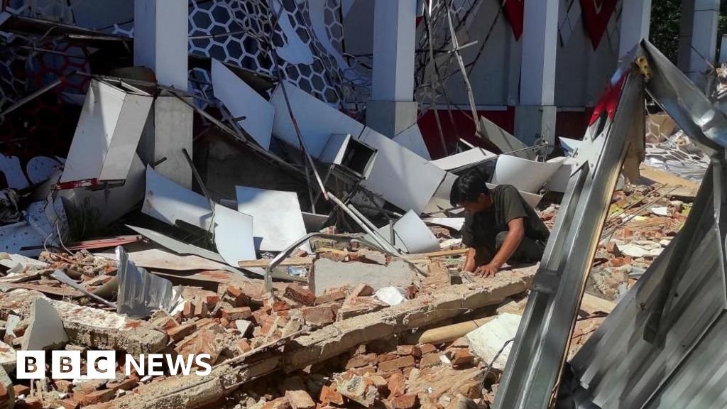 Indonesia earthquake: Magnitude 7.4 quake kills one