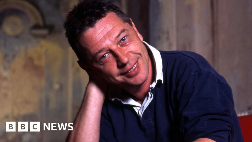 Andy Kershaw: Former Radio 1 DJ and Live Aid presenter dies aged 66