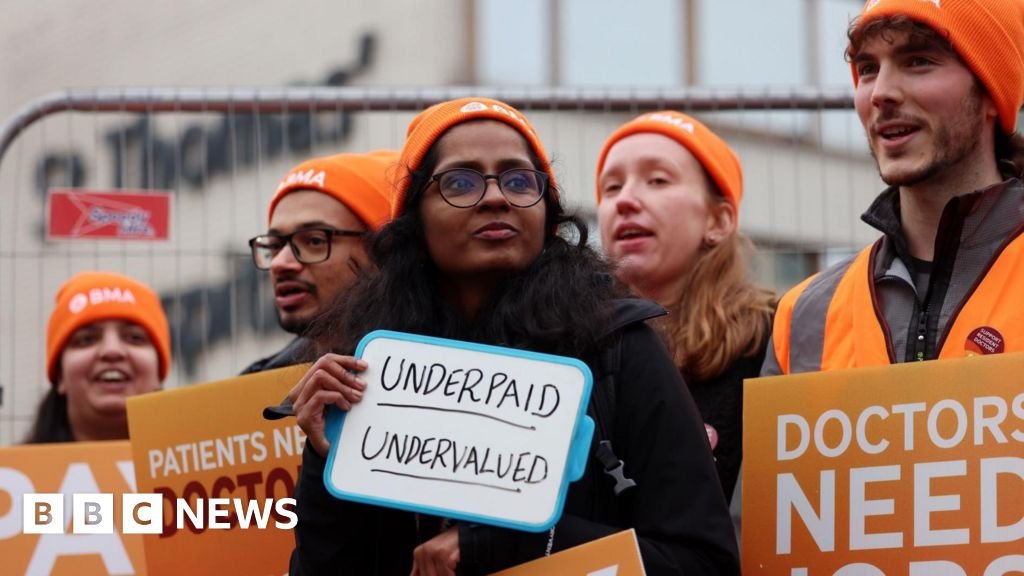 Doctors’ strike: Don’t put off treatment during walkout, NHS tells patients