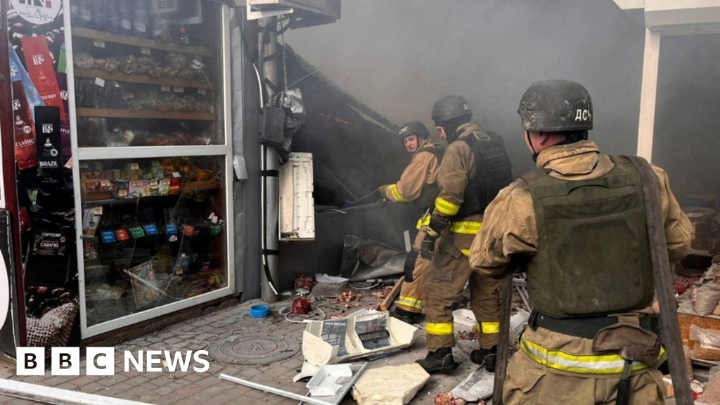 Ukraine war: Russian attack on Nikopol market kills five