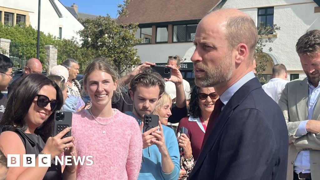Prince William visits newly built Cornish suburb of Newquay