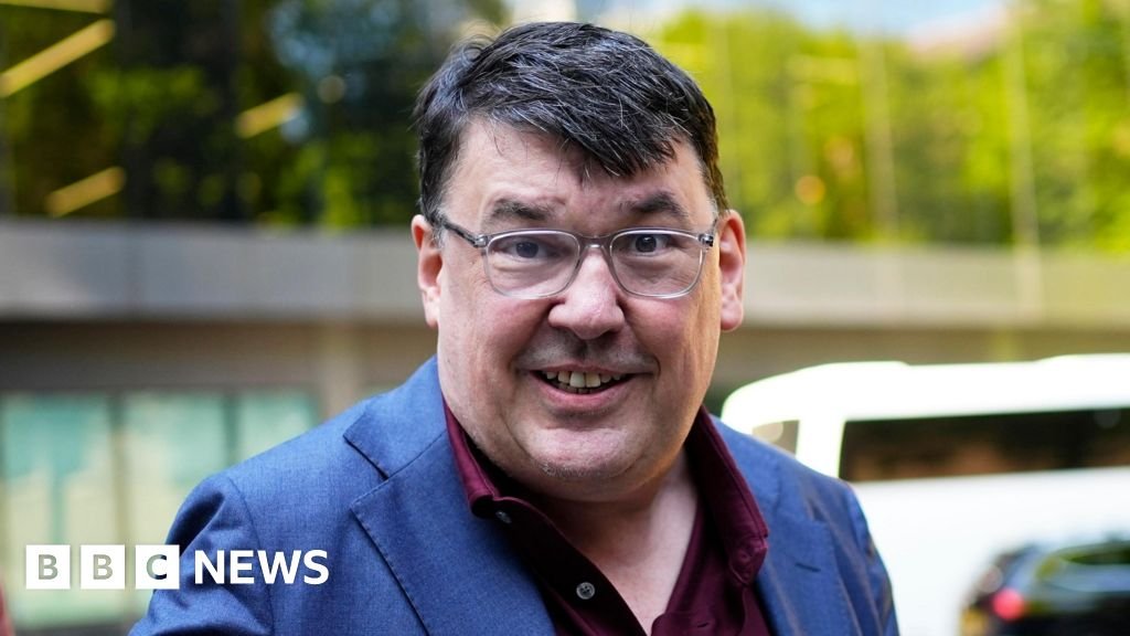 Graham Linehan’s conviction for damaging trans activist’s phone overturned