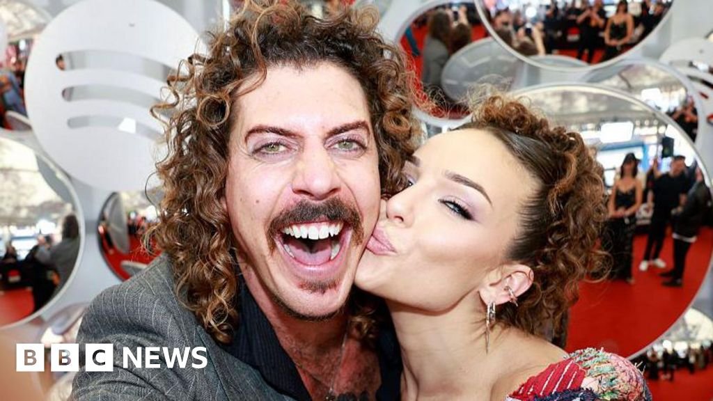 Australian musician’s US ban prompts apology from girlfriend over Trump post