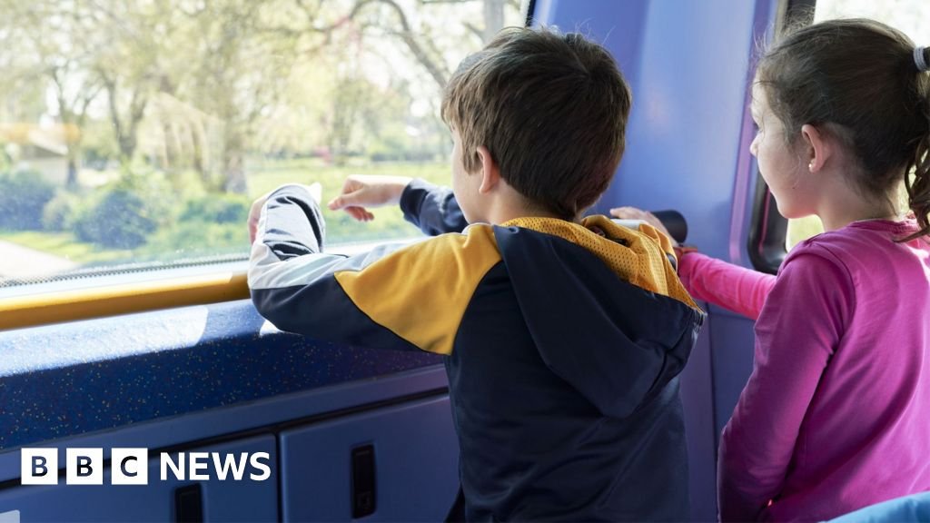 Children in England to be offered free bus trips this August