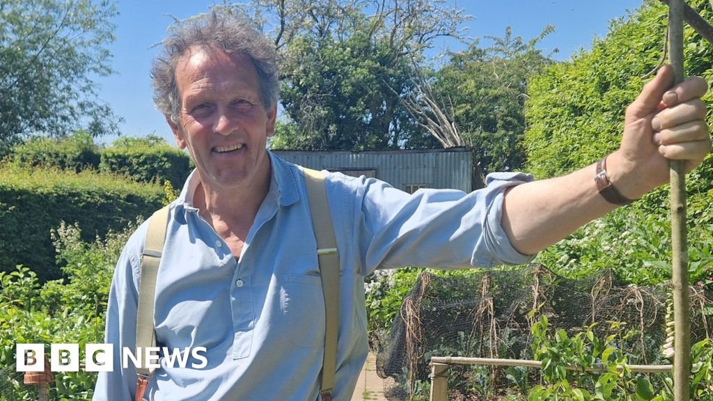 Monty Don: Gardeners’ World host receives reminder from BBC over clothing promotion rules
