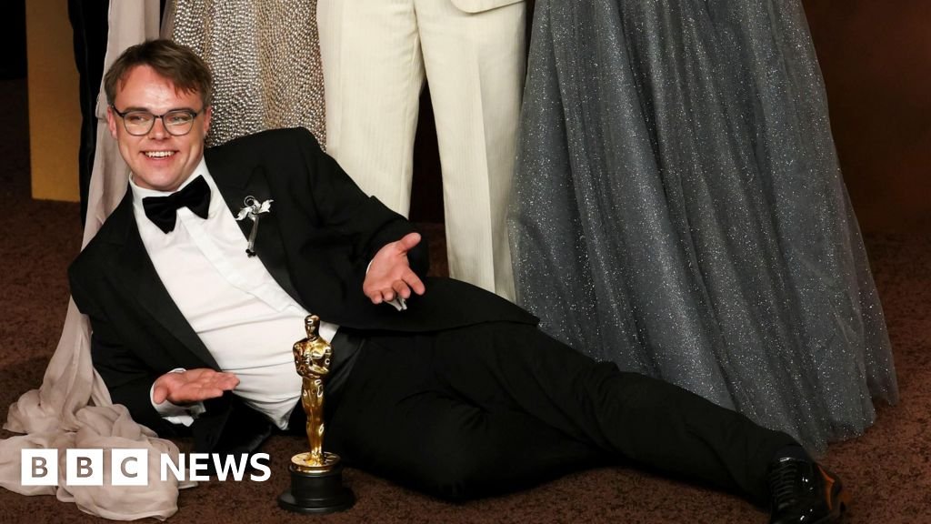 Pavel Talankin’s Oscar for Mr Nobody Against Putin found after going missing on NY flight