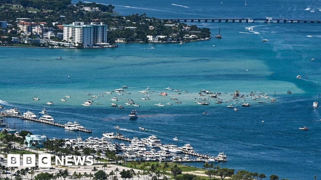 Miami: Suspected boat explosion injures 11