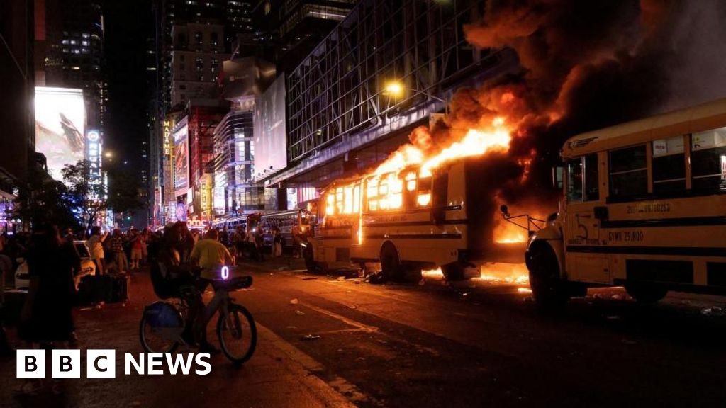 Teen shot and buses torched in Manhattan after Knicks’ historic NBA championship win