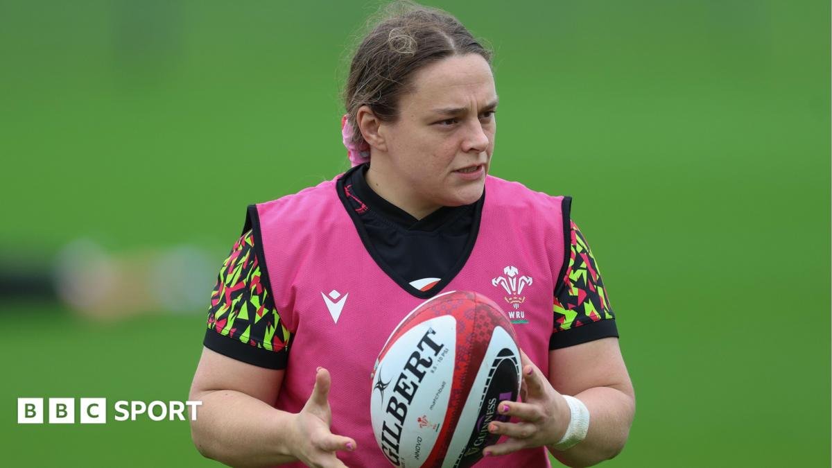 Jenni Scoble: Wales prop and firefighter to retire from Test rugby