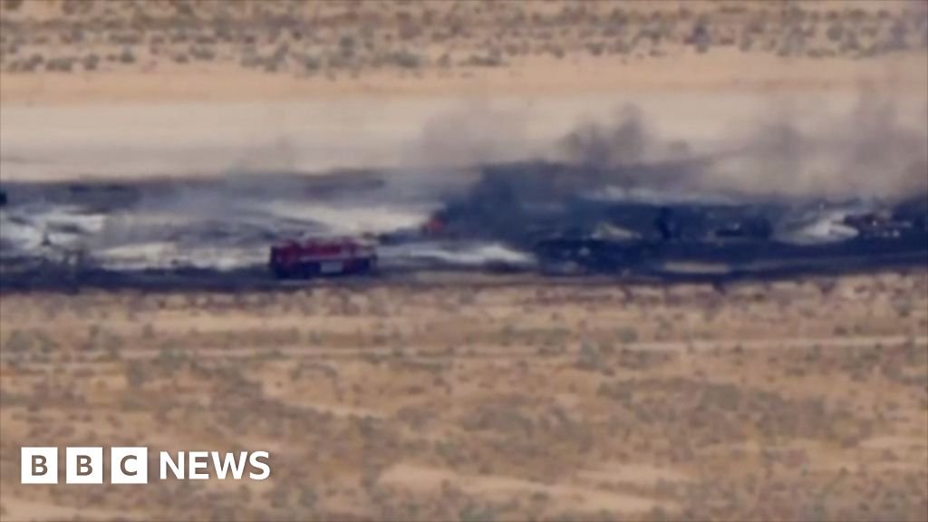 US Air Force B-52 bomber plane crashes after take off in California