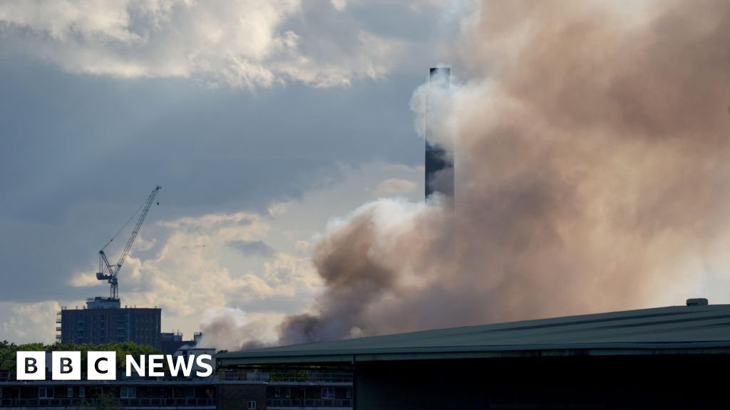 Bermondsey recycling centre fire causes disruption to rail travel