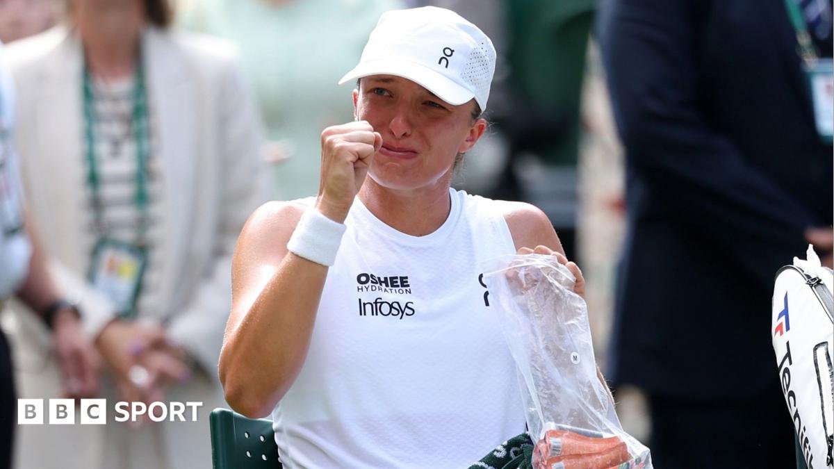 Wimbledon 2026 results: Iga Swiatek beats Taylor Townsend in scrappy start to title defence