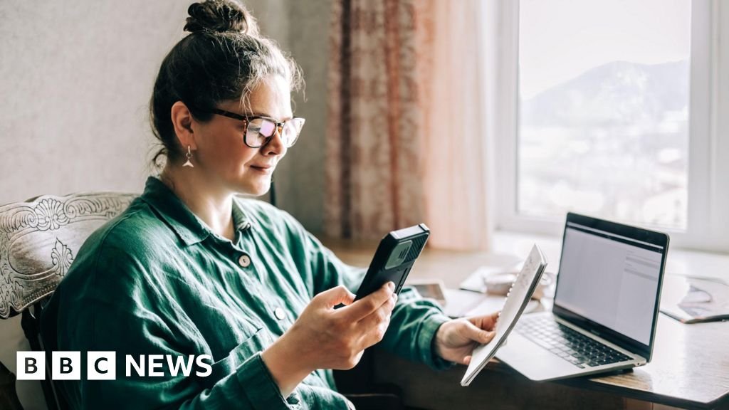 Three quarters of workers not on track for ‘moderate’ pension income, report suggests