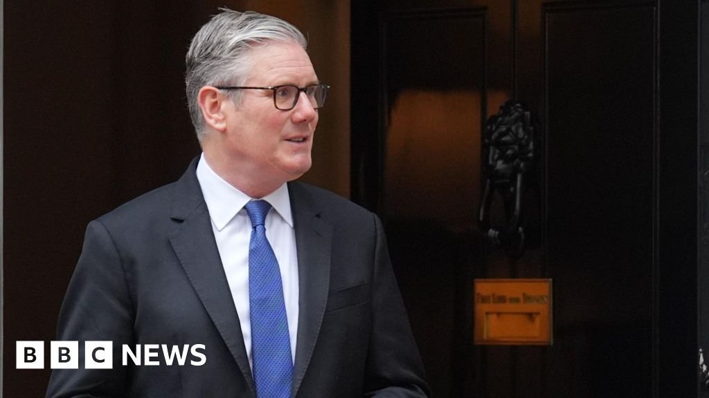 Keir Starmer uses disappearing messages on his phone, No 10 confirms