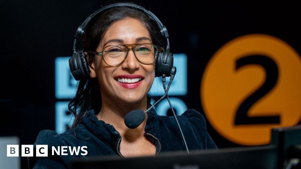 Tina Daheley: Newsreader to leave Radio 2 breakfast show