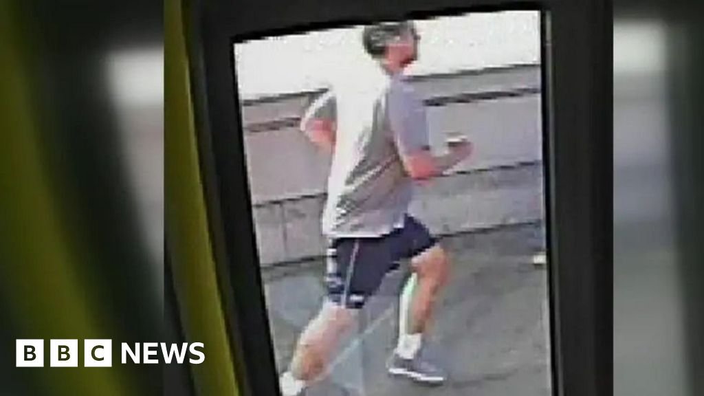 Man bailed over woman allegedly pushed into path of bus in Putney