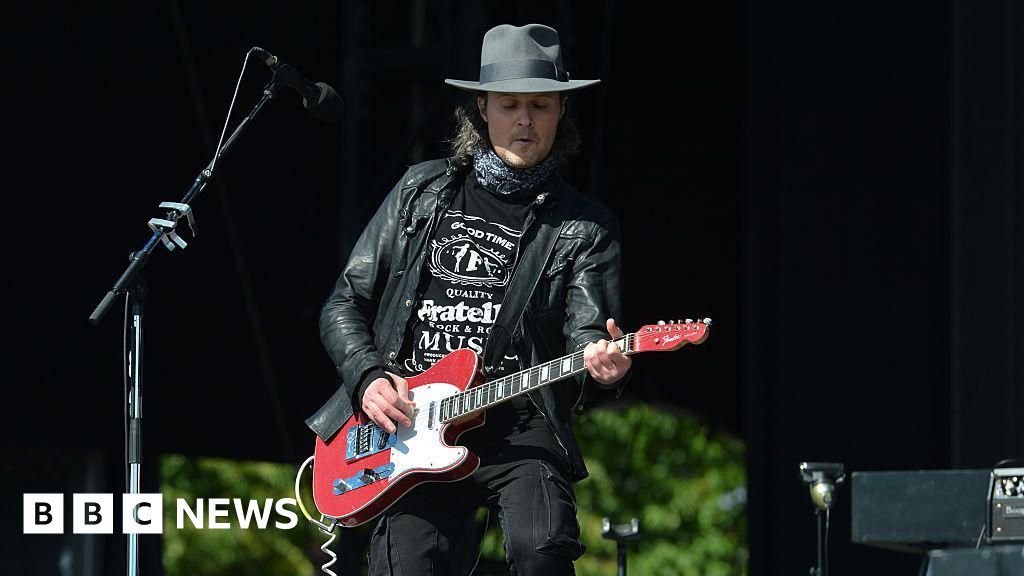 TRNSMT fans shake off Scotland loss with sun-soaked Fratellis sing-a-long