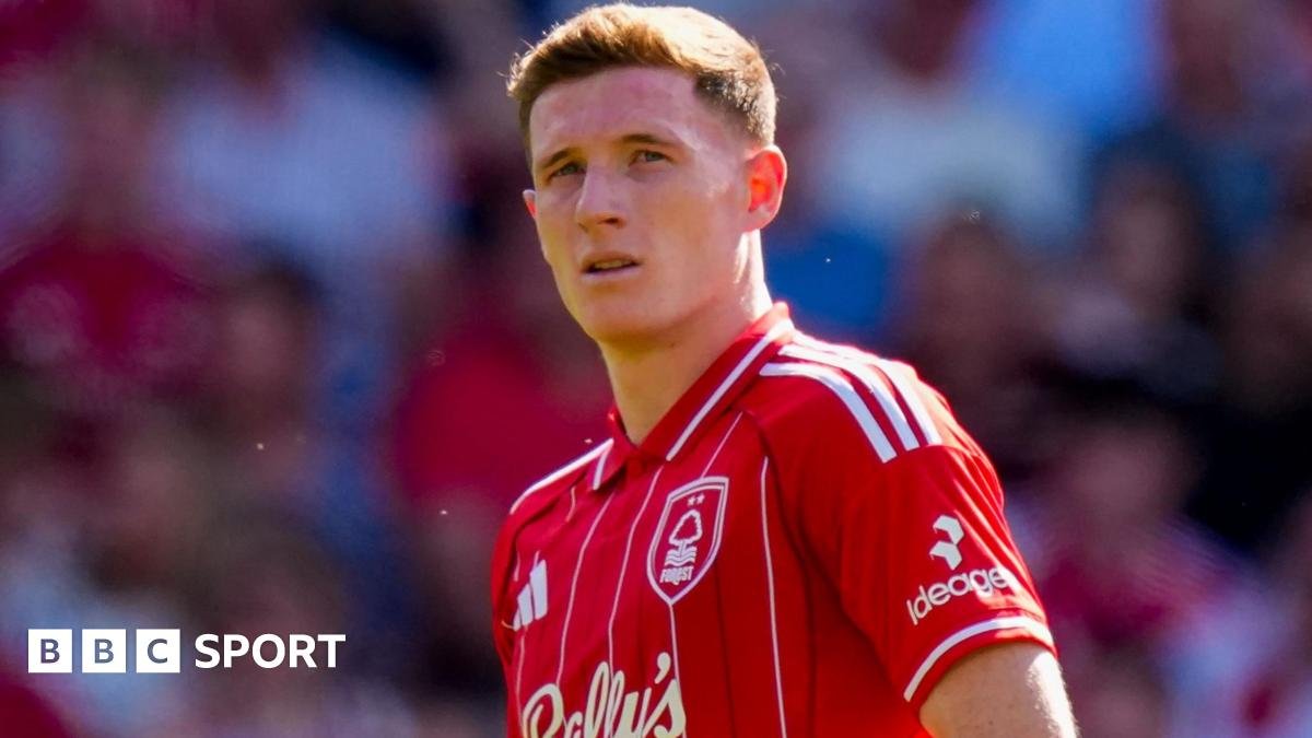 Elliot Anderson: Manchester City have opening bid rejected by Nottingham Forest