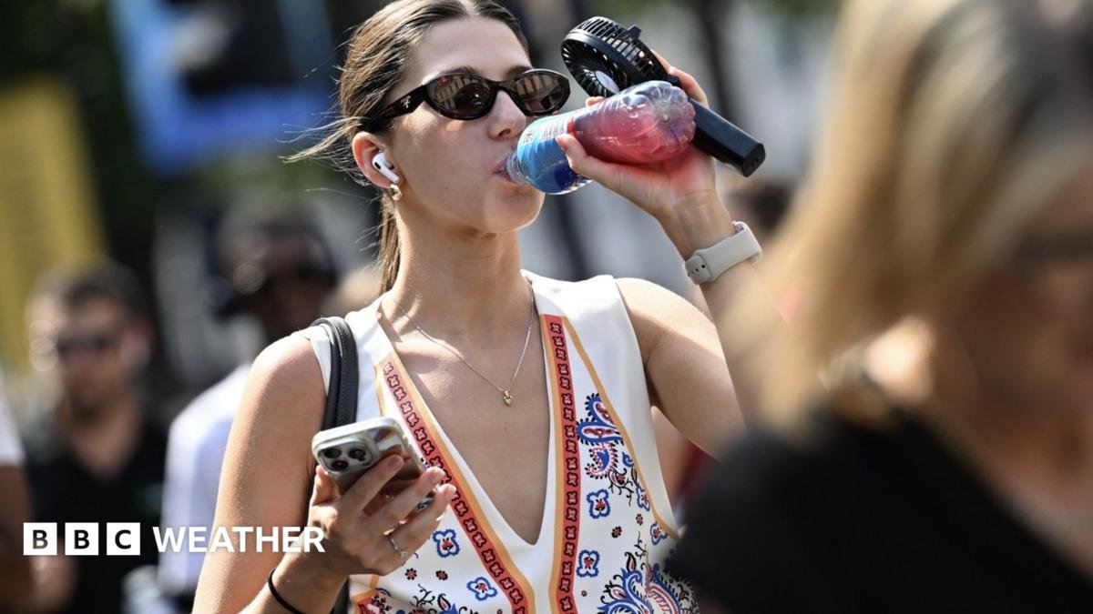 UK weather: extreme heat warning expanded as 36C heatwave approaches UK