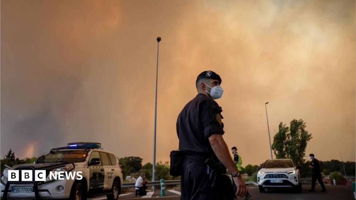 More than 220,000 evacuated in France and Spain due to wildfires