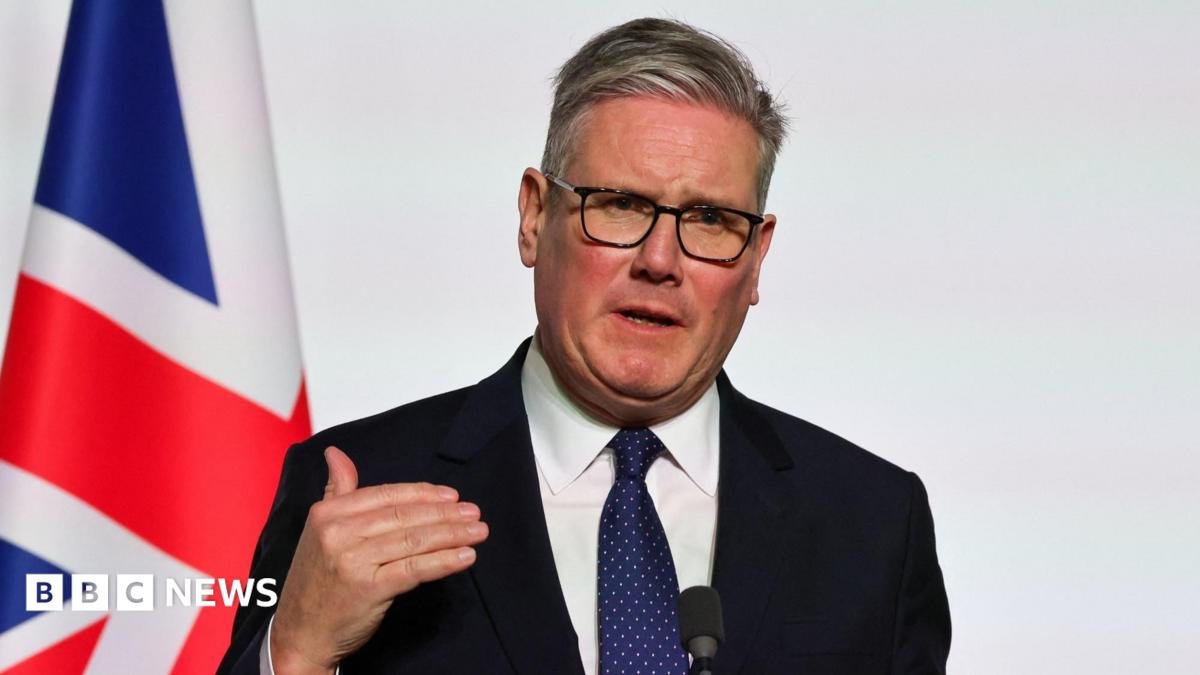 Starmer visits Ukraine on final trip as PM to show UK’s ‘cast-iron’ support