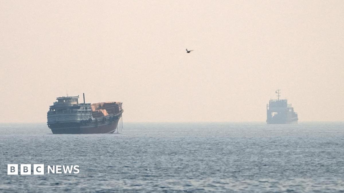 US launches fresh strikes as Iran closes Strait of Hormuz