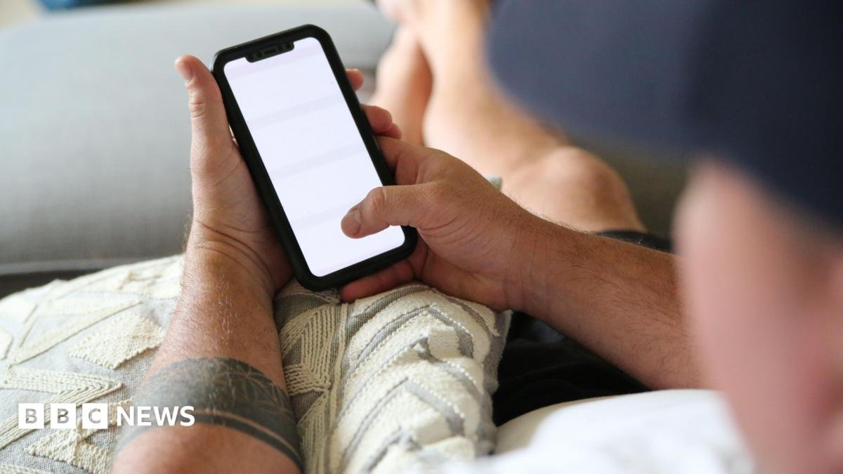Telstra outage: Trains and emergency calls in Australia affected by telecoms outage