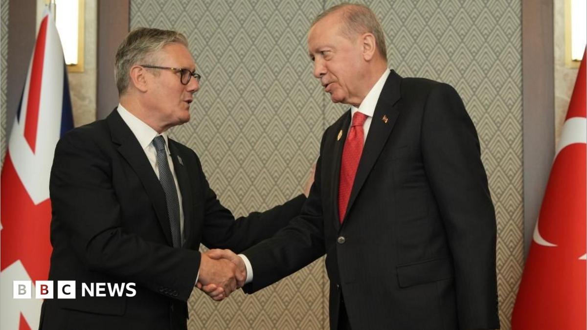 Sir Keir Starmer gifted gun and ammunition by Turkish president