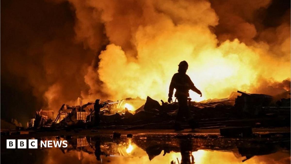 Russia launches ballistic missile and drone strike on Kyiv